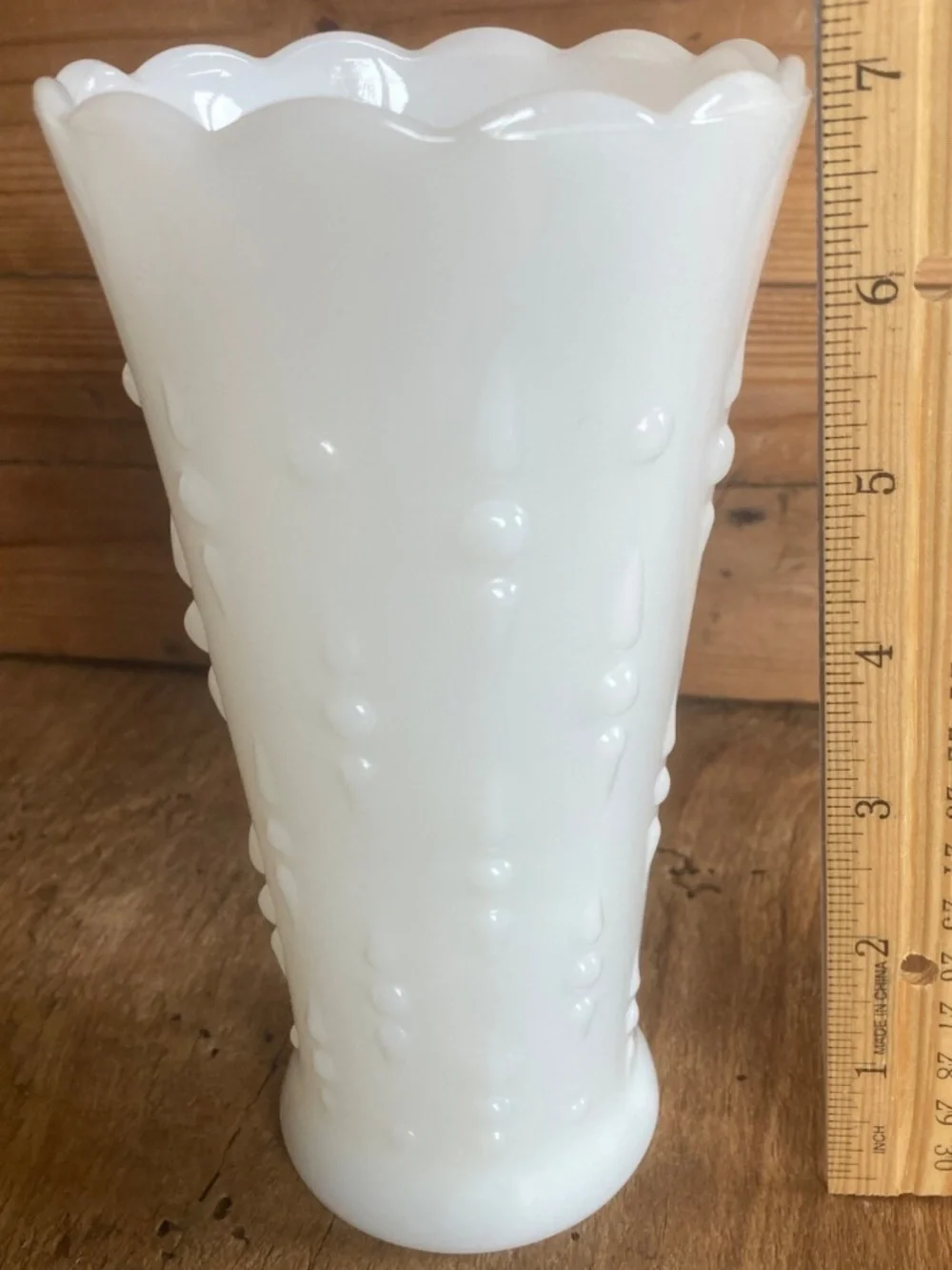 Vintage Anchor Hocking Milk Glass “Teardrop & Pearl” Vase